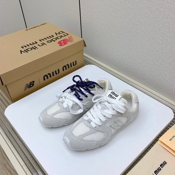 ✅MIU MIU Women's Retro White Casual Shoes - Picture 4 of 9